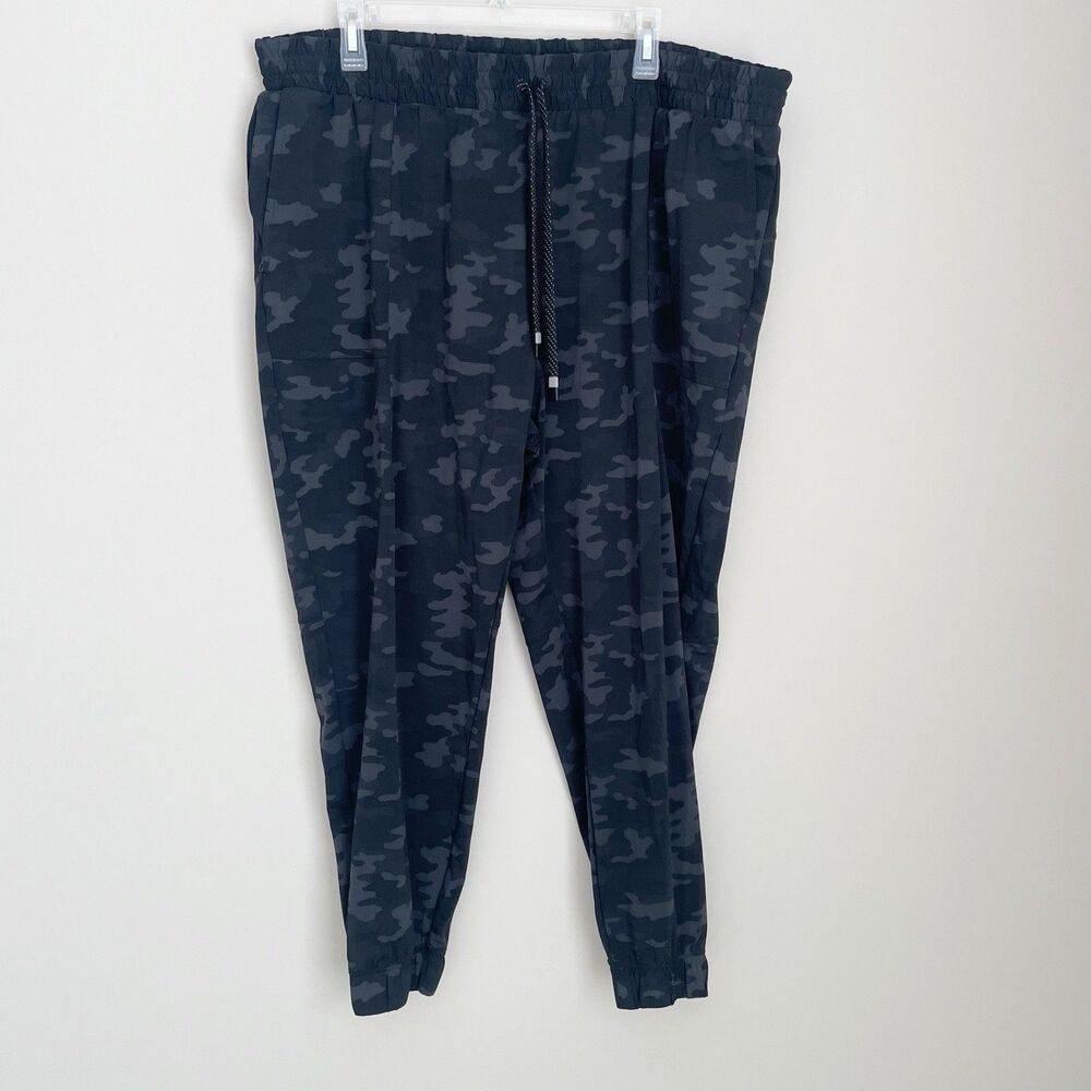 Fabletics Plus Size 2X Camo Print Jogger Workout Pants Athletic Drawstring